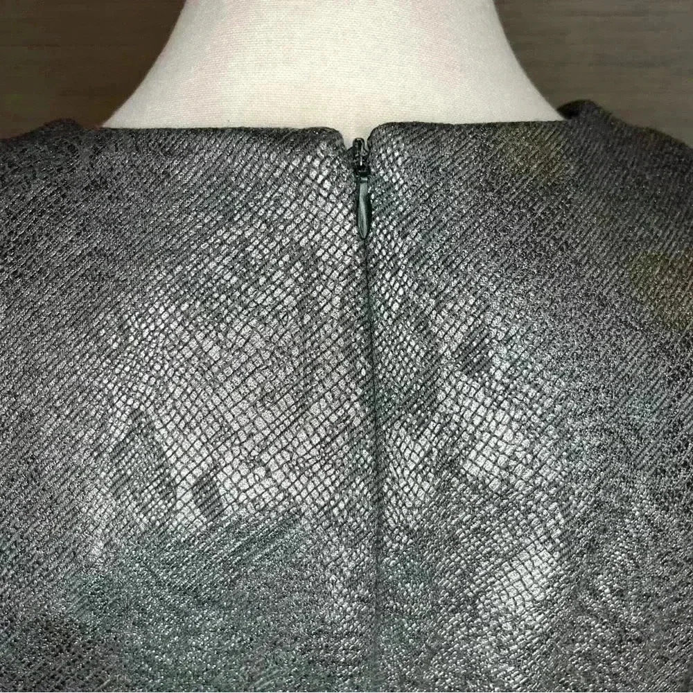 Calvin Klein Metallic Foil Snake Print Sheath Dress Women’s Size 6 Gray Silver - Picture 5 of 11